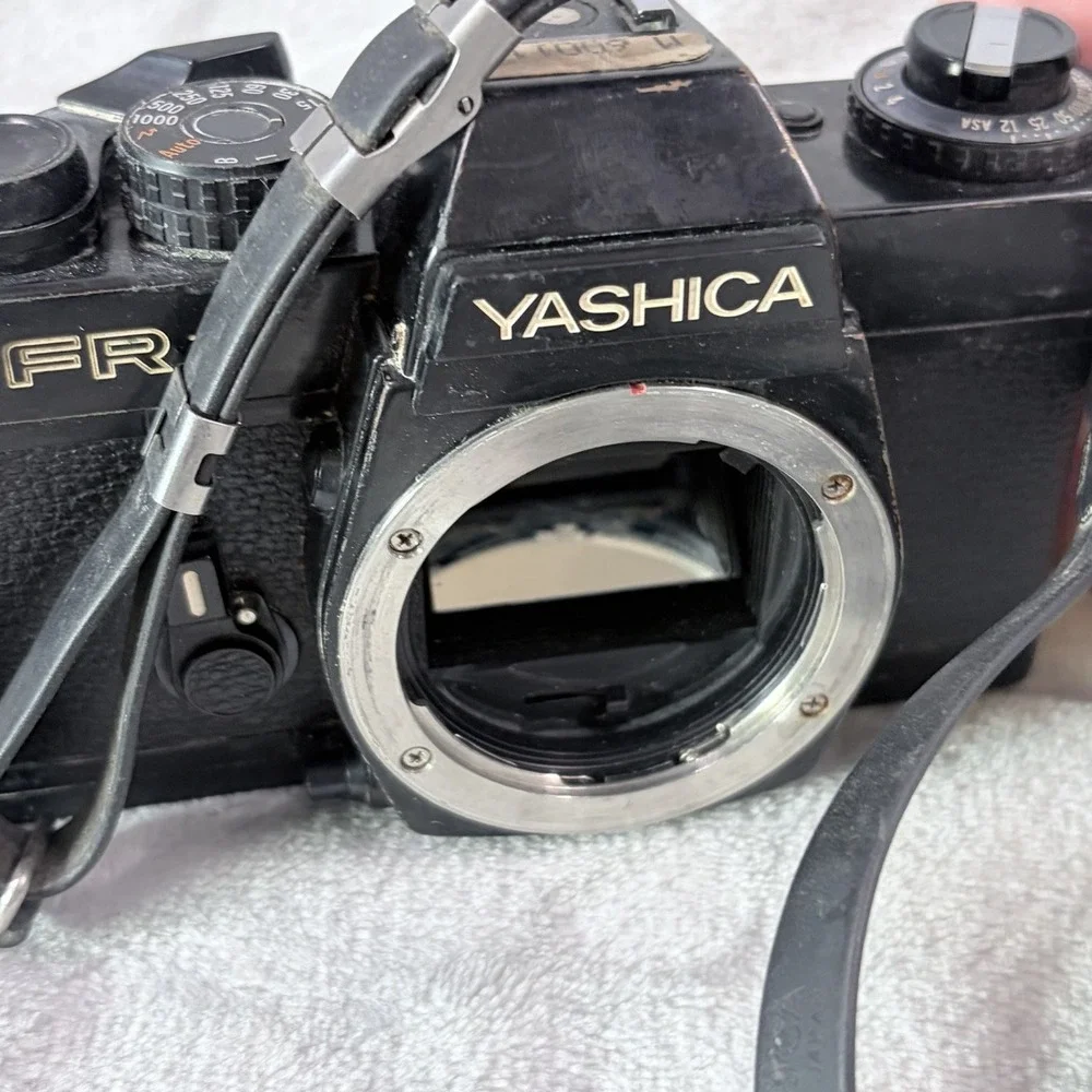 Yashica‎ FR1 35mm SLR Film Camera Body C/Y Mount Untested Japan Vintage